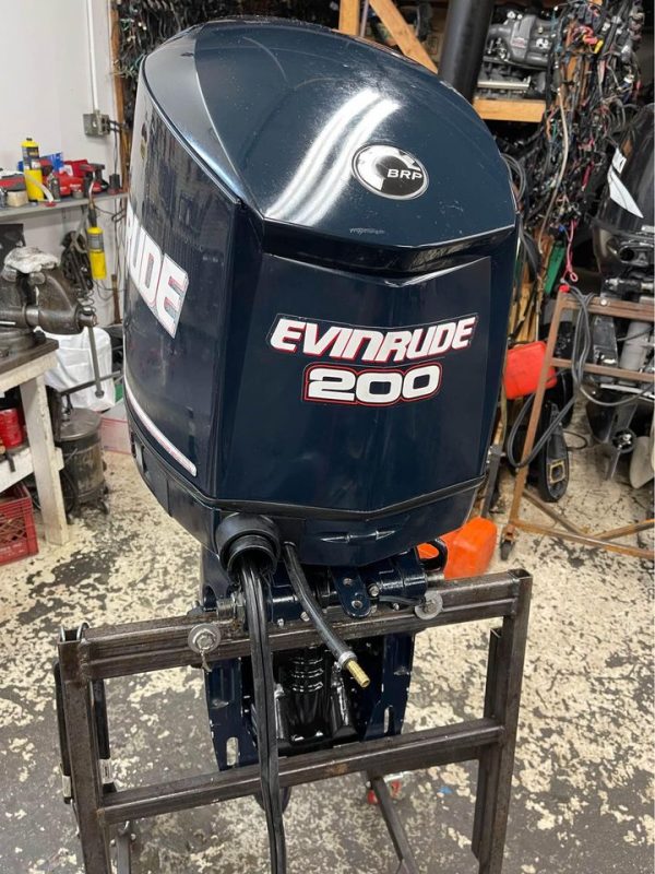 2011 Evinrude Etec 200 HP 2-Stroke 20″ Shaft